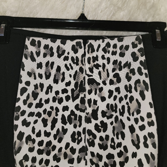 White House Black Market Blk/Gray/Wht Leopard Print Color Block Pencil Skirt - Picture 3 of 5